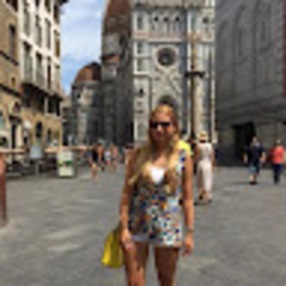 Meet your Posher, Stefania